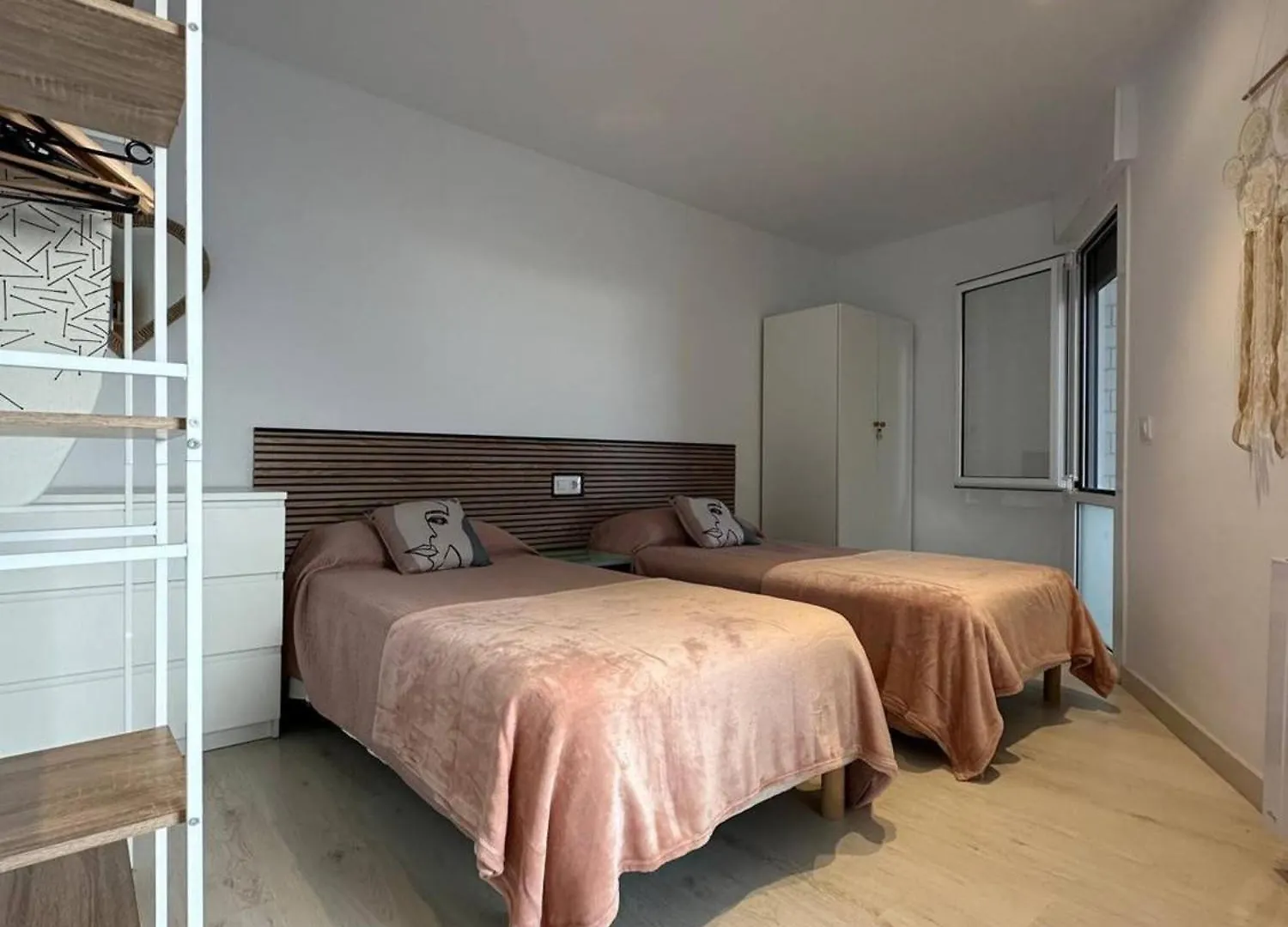 Precioso Apartamento Con Vistas Canal Cerca Playa Av-62 Ρόζες